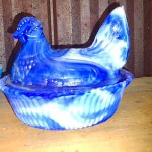 Blue slag glass hen on nest